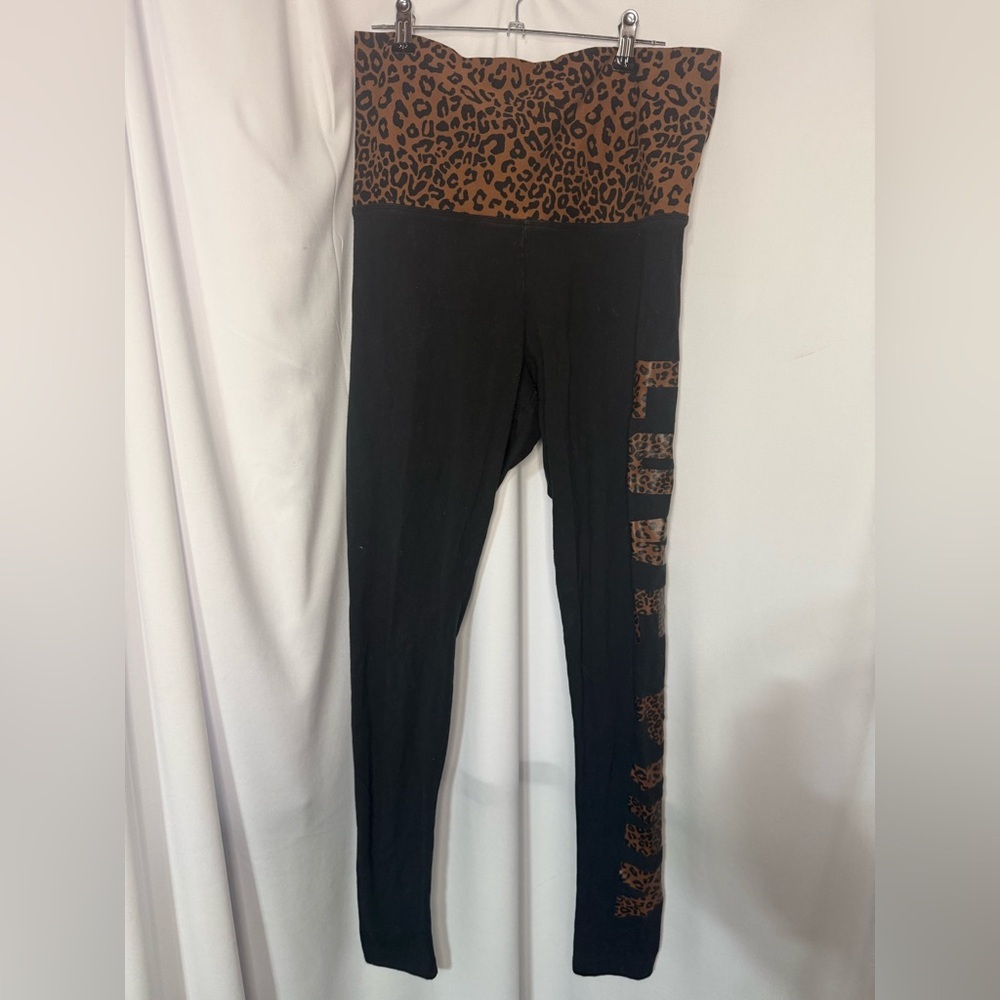 PINK Victoria's Secret Leopard Print Leggings